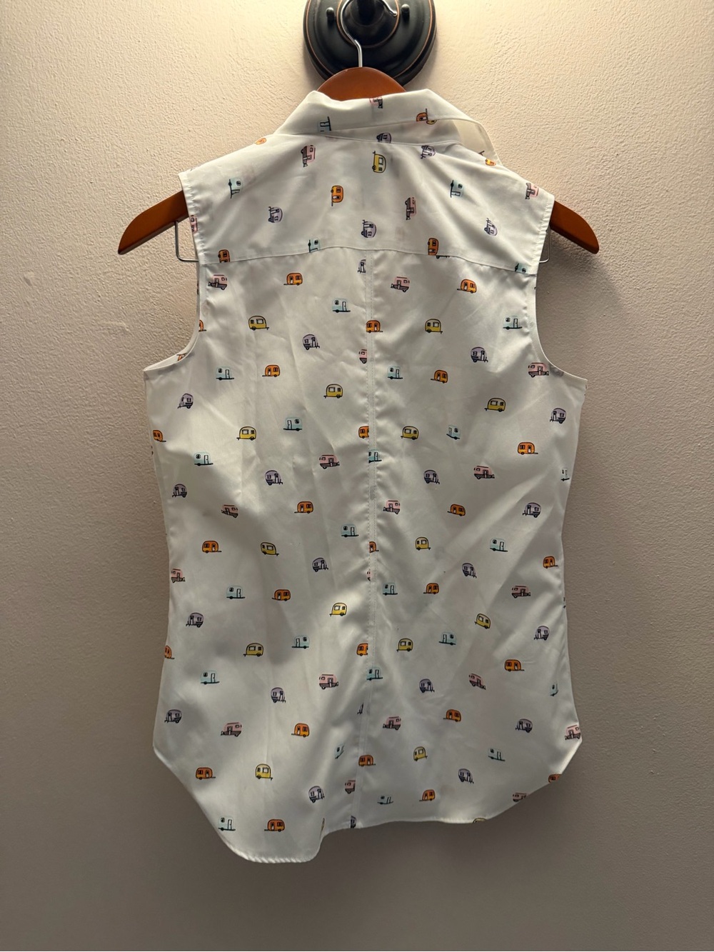 Lands End No Iron Supima Cotton Sleeveless Camper Print Button Down Shirt  2 - Picture 5 of 5